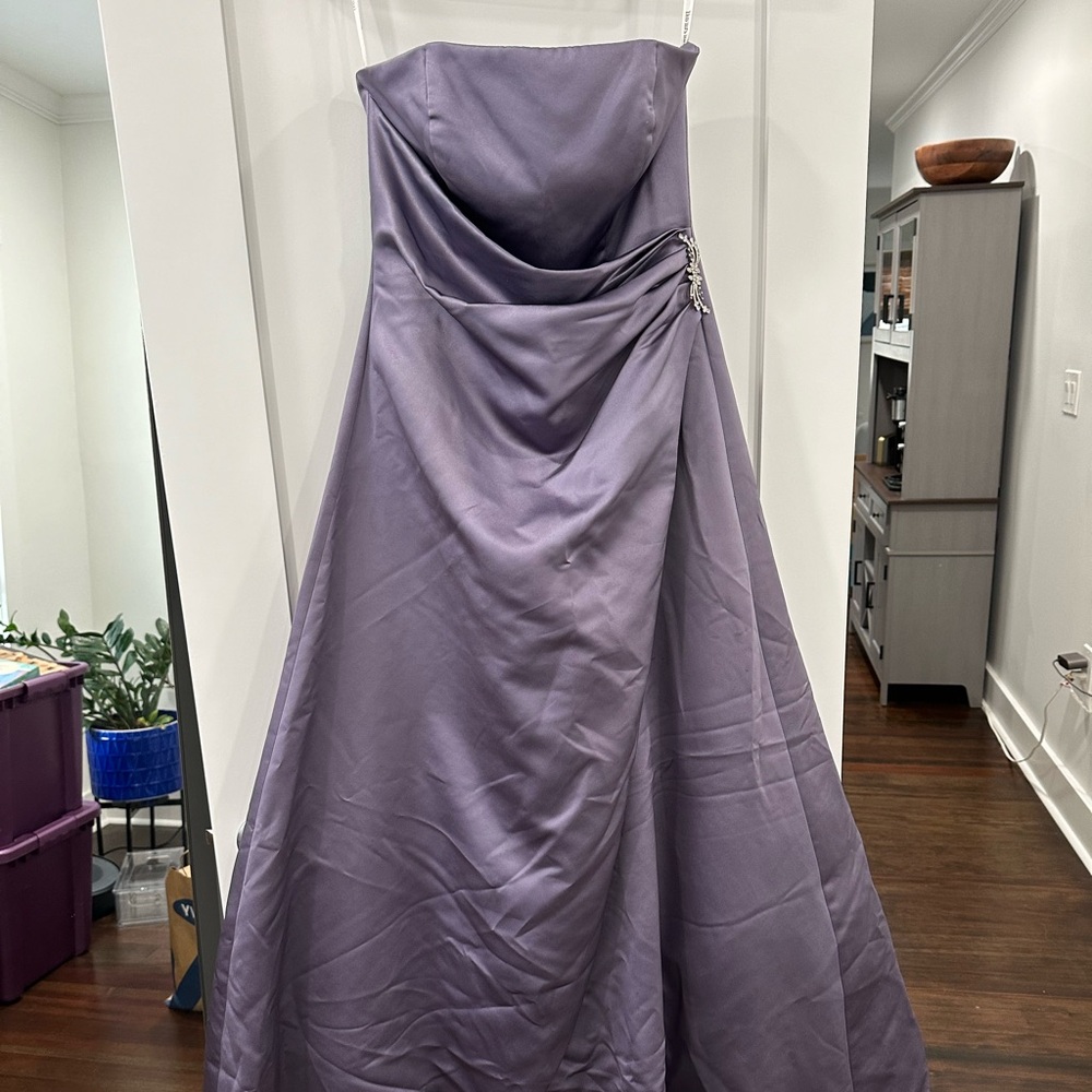 David’s Bridal Bridesmaid dress - size 8